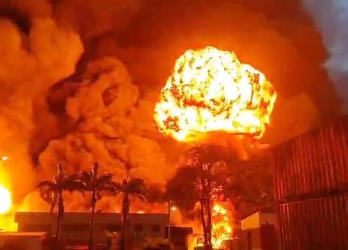 Huge fireball emerges over JB factory as blaze engulfs industrial building