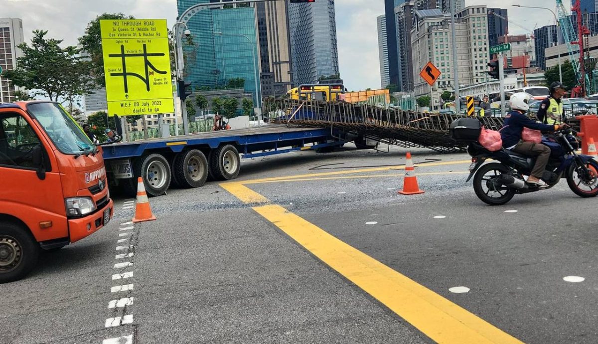 Tower Transit bus crashes into trailer carrying steel at Rochor, 5 people conveyed to hospital